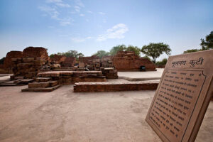 Ruins at archaeological site, Mulagandha Kuti Vihar Temple, Sarnath, Varanasi, Uttar Pradesh, India. (Photo by: Exotica.im/Universal Images Group via Getty Images)